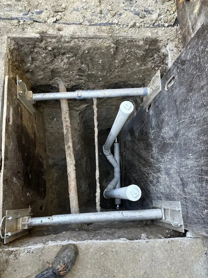 Experienced plumber completing Drain Cleaning work in Menifee